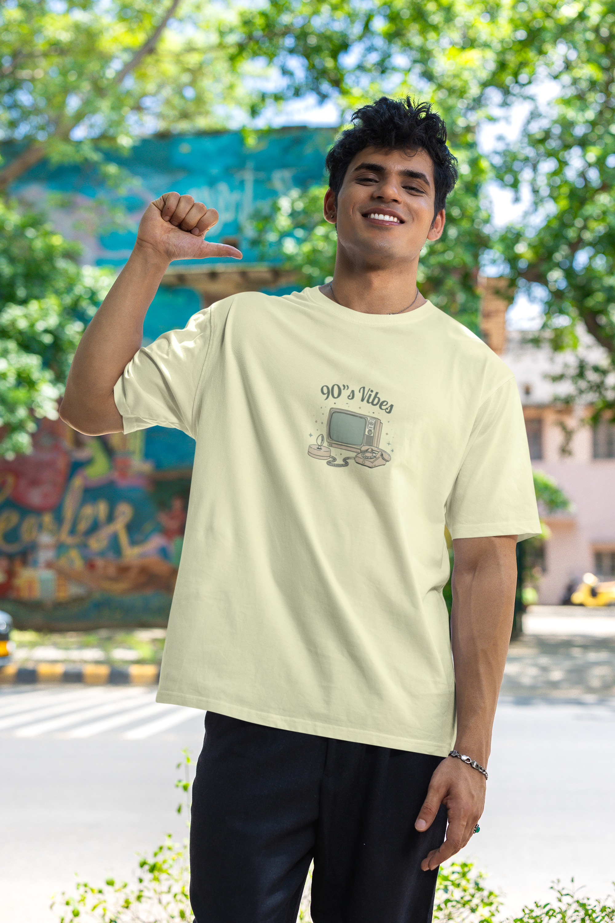 The "90's Vibes" Retro Tech Oversized Tee – Vintage Cream