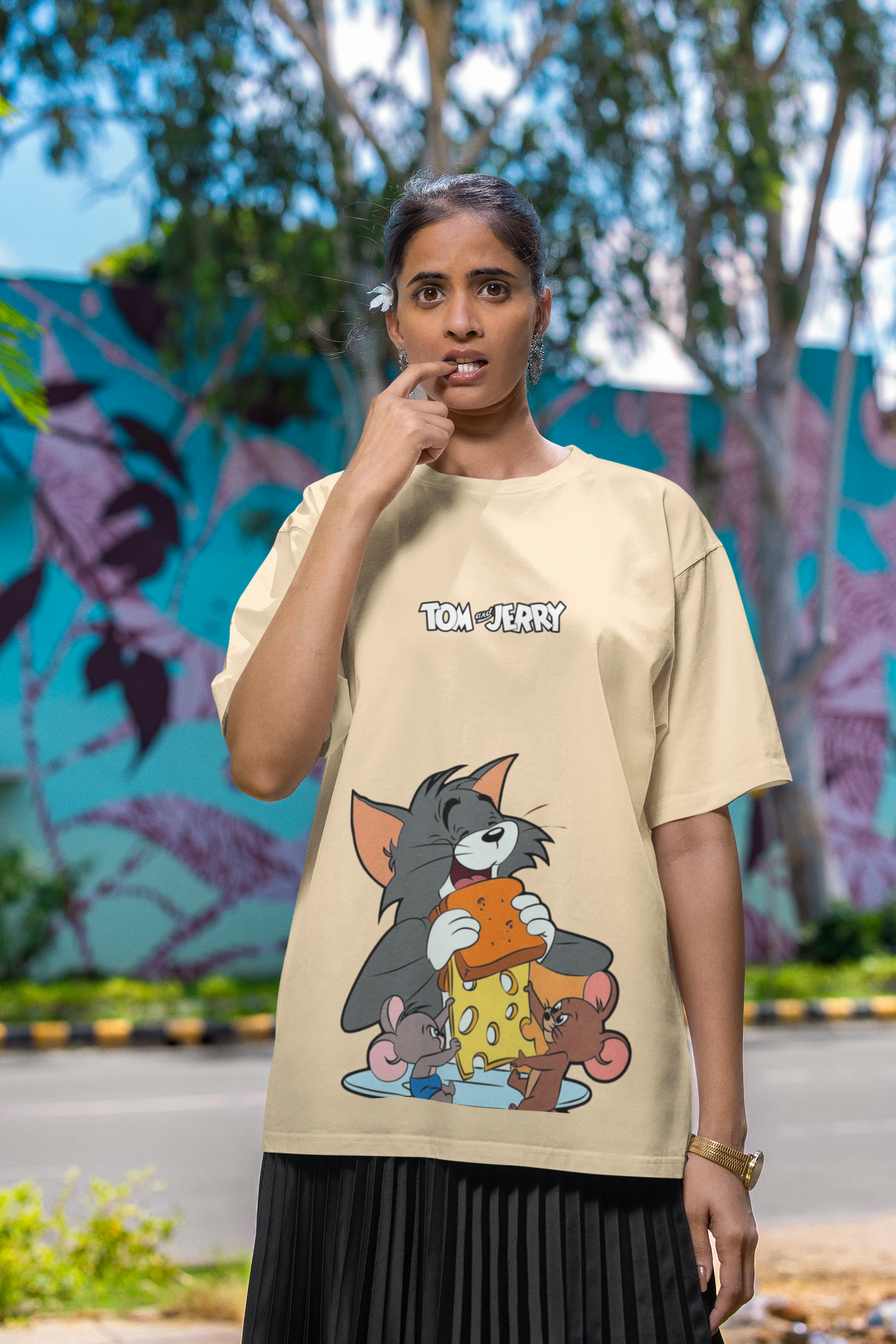 The Clothie's Tom and Jerry Oversized T-Shirt – Unisex || Casual Cartoon Comfort